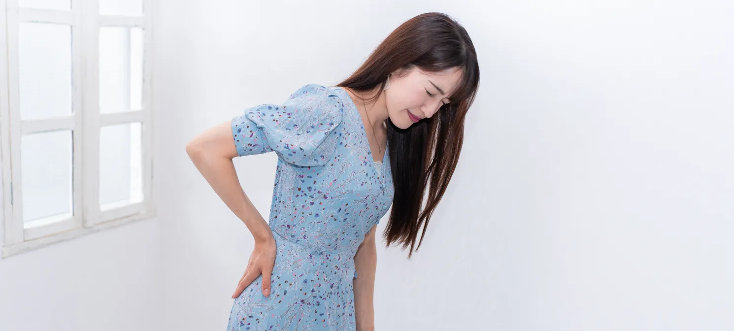 腰痛の女性